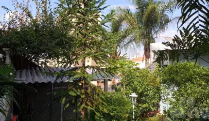 Casa 442m² de área construída e 618m² de terreno localizado no Bairro Vila Valparaíso, Santo André/SP Próximo de Faculdade
