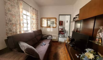 Casa térrea a venda com 250m², 2 dormitórios e 2 vagas de garagem na Vila Palmares em Santo André