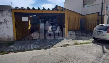 Casa térrea com 187 m² de área construída e 250 m² de terreno sendo 10x25 na Vila Rica Santo André .