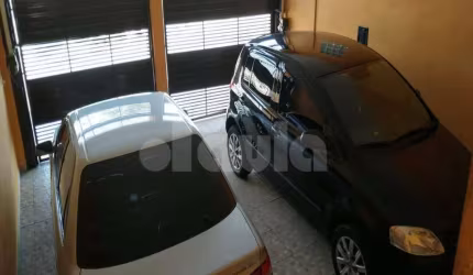 Casa Assobradada estuda apartamento andar baixo próximo ao tróleibus até 300mil