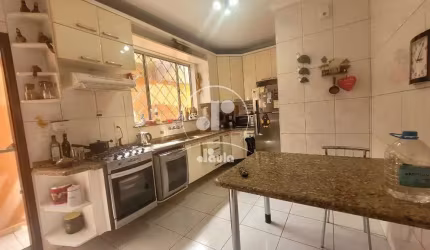 Casa com 2 quartos , 2 banheiros , 3 vagas , Jardim Bela Vista Santo André .