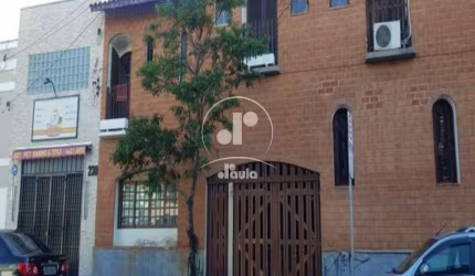 Sobrado no Centro de Santo André a venda com 240m², sendo 03 suítes, 1 vaga de garagem .