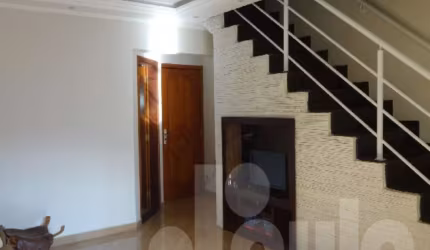 Vila Gilda. Apartamento dulpex com 120 m2. 3 dormitórios, 2 banheiros e 2 vagas. Aceita permuta.