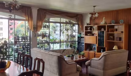 Apartamento de luxo na Vila Bastos, com 3 quartos, 1 suíte, e 3 vagas de garagem.