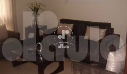Centro. Apartamento com 170m2. 3 dormitórios, sendo 1 suíte com sacada, 4 banheiros, 2 vagas paralelas.