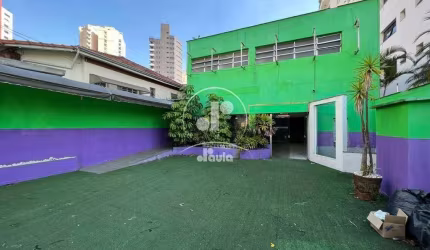 Salão Comercial na Vila Bastos, 3 pavimentos somando uma area de 672m² de construção.