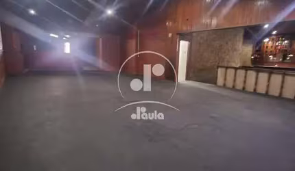 Salão Comercial de 390m² no Centro de Santo André-SP: 2 Salas, 8 Banheiros e 10 Vagas de Garagem