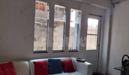 Casa Assobradada 80m², 3 Dormitórios, 1 Vaga de garagem na Vila Scarpelli - Santo André