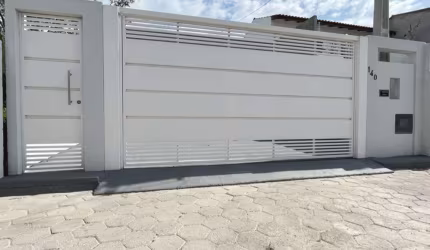 Casa Térrea em Ponta das Canas – A Apenas 600 Metros da Praia!