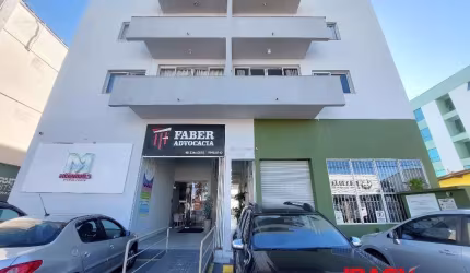 Ponto comercial com 1 sala para alugar na Avenida Leoberto Leal, 640, Barreiros, São José, 18 m2 por R$ 1.000