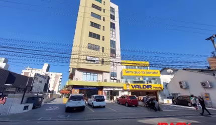 Sala comercial com 1 sala para alugar na Rua José Maria da Luz, 2747, Centro, Palhoça, 37 m2 por R$ 700
