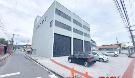 Apartamento com 1 quarto para alugar na Bertolino João, 5677, Serraria, São José, 35 m2 por R$ 1.200