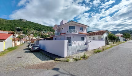 Casa com 3 quartos para alugar na Rua Juan Ganzo Fernandes, 85, Saco dos Limões, Florianópolis, 162 m2 por R$ 5.500