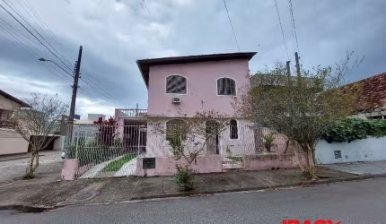 Casa com 3 quartos para alugar na Rua Raimundo Correia, 530, Estreito, Florianópolis, 164 m2 por R$ 5.000