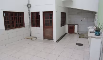 Casa em condomínio fechado com 2 quartos para alugar na Rua São Vicente de Paula, 444, Agronômica, Florianópolis, 60 m2 por R$ 2.000