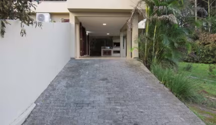 Casa com 3 quartos para alugar na Rua Ferreira Lima, 225, Campeche, Florianópolis, 178 m2 por R$ 5.600