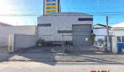 Barracão / Galpão / Depósito com 4 salas para alugar na Angelo Girardi, 94, Barreiros, São José, 253 m2 por R$ 8.000