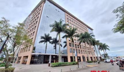 Sala comercial com 1 sala para alugar na Rua da Praça, 241, Pedra Branca, Palhoça, 87 m2 por R$ 4.500