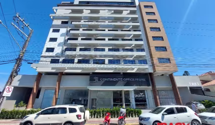 Sala comercial com 1 sala para alugar na Rua Campolino Alves, 300, Capoeiras, Florianópolis, 41 m2 por R$ 2.600