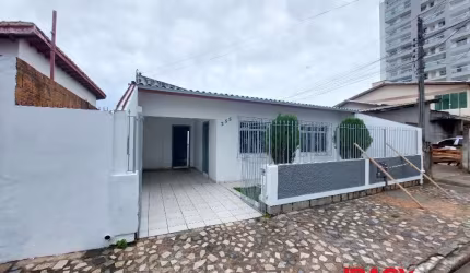 Casa com 2 quartos para alugar na Rua Moura, 255, Barreiros, São José, 57 m2 por R$ 2.900