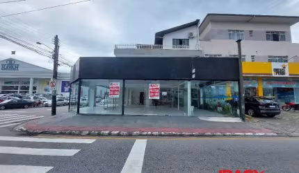 Ponto comercial com 1 sala para alugar na Rua Gerôncio Thives, 790, Barreiros, São José, 207 m2 por R$ 6.800