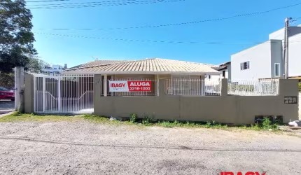 Casa com 2 quartos para alugar na Servidão Butiá do Sul, 145, Campeche, Florianópolis, 82 m2 por R$ 4.500
