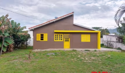 Casa com 2 quartos para alugar na Rua Nivaldo Alfredo Silva, 80, Ingleses do Rio Vermelho, Florianópolis, 90 m2 por R$ 3.400
