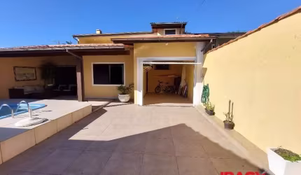 Casa com 3 quartos para alugar na Margarida Linhares, 42, Barra da Lagoa, Florianópolis por R$ 8.000
