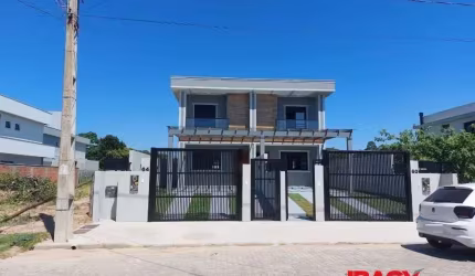 Casa com 3 quartos para alugar na Doutor Cláudio Américo Prates, 64, Campeche, Florianópolis, 122 m2 por R$ 6.500