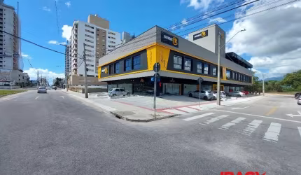 Ponto comercial com 1 sala para alugar na Avenida Atílio Pedro Pagani, 000, Pagani, Palhoça, 144 m2 por R$ 10.800