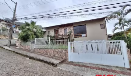 Casa com 2 quartos para alugar na Rua Luís Pasteur, 210, Trindade, Florianópolis, 166 m2 por R$ 8.200