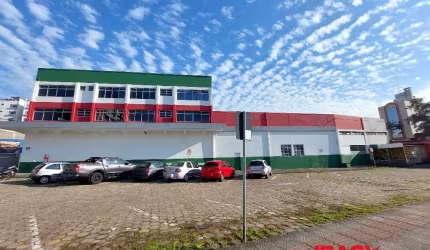 Prédio para alugar na Rua Ursulina Senna de Castro, 226, Estreito, Florianópolis, 5180 m2 por R$ 230.000