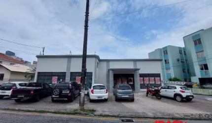 Ponto comercial com 1 sala para alugar na Rua Gentil Sandin, 34, Praia Comprida, São José, 250 m2 por R$ 8.000