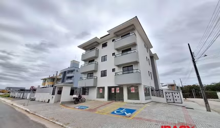 Apartamento com 3 quartos para alugar na Avenida Nelson Baltazar Schütz, 516, Aririu, Palhoça, 81 m2 por R$ 2.300