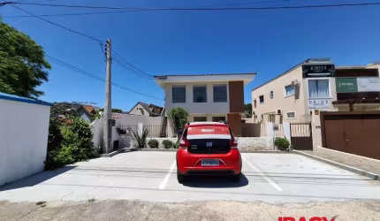 Sala comercial para alugar na Rodovia Armando Calil Bulos, 670, Vargem Grande, Florianópolis, 42 m2 por R$ 2.900