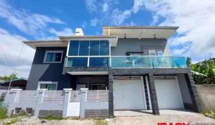Casa com 3 quartos para alugar na Servidão Caminho das Gralhas, 106, Campeche, Florianópolis, 200 m2 por R$ 11.000
