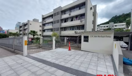 Apartamento com 3 quartos para alugar na Avenida Mauro Ramos, 1754, Centro, Florianópolis por R$ 2.850