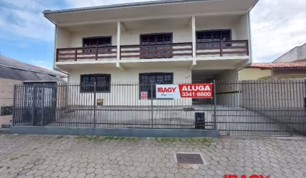 Casa em condomínio fechado com 2 quartos para alugar na Rua Santos Dumont, 840, Ponte do Imaruim, Palhoça, 68 m2 por R$ 1.980