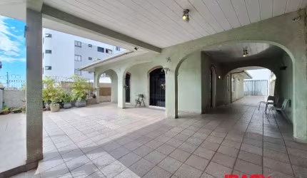 Casa com 3 quartos para alugar na Rua Doutor Abel Capela, 505, Coqueiros, Florianópolis, 200 m2 por R$ 6.500