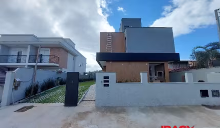 Casa com 3 quartos para alugar na Rua Grumixama, 127, Campeche, Florianópolis, 123 m2 por R$ 6.000
