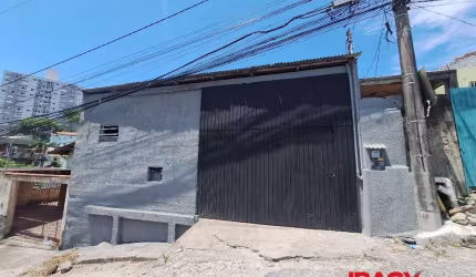 Casa com 1 quarto para alugar na Rua Professora Áurea Cruz, 107, Estreito, Florianópolis, 30 m2 por R$ 1.800