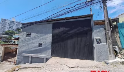 Casa com 1 quarto para alugar na Rua Professora Áurea Cruz, 107, Estreito, Florianópolis, 16 m2 por R$ 1.400