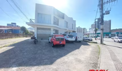 Sala comercial para alugar na Rodolfo Rodrigues Feijó, 60, Itacorubi, Florianópolis, 150 m2 por R$ 6.000