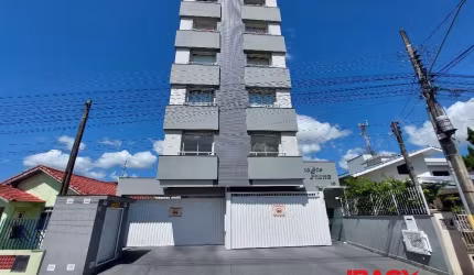 Apartamento com 3 quartos para alugar na Rua Governador José Boabaid, 169, Centro, Palhoça, 71 m2 por R$ 2.800