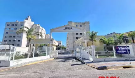 Apartamento com 2 quartos para alugar na Rua Frederico Afonso, 5764, Ponta de Baixo, São José, 57 m2 por R$ 2.150