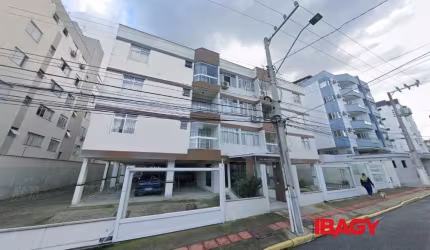 Apartamento com 2 quartos para alugar na Rua Médico Miguel Salles Cavalcanti, 70, Abraão, Florianópolis, 59 m2 por R$ 2.550