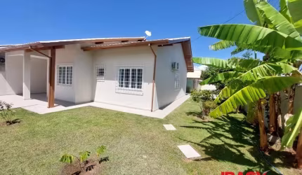 Casa com 3 quartos para alugar na ARCO IRIS, 518, Carianos, Florianópolis, 140 m2 por R$ 7.300