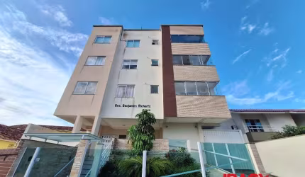 Apartamento com 2 quartos para alugar na Rua Trinta e Um de Março, 115, Barreiros, São José, 62 m2 por R$ 2.500