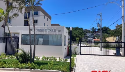 Apartamento com 2 quartos para alugar na Estrada Anarolina Silveira Santos, 650, Vargem do Bom Jesus, Florianópolis, 55 m2 por R$ 2.600