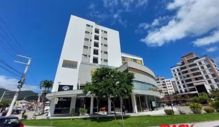 Apartamento com 1 quarto para alugar na Rua João Pio Duarte Silva, 1350, Córrego Grande, Florianópolis, 32 m2 por R$ 3.400